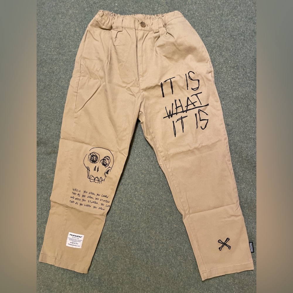 nununu chino slogan pants Size 8-9